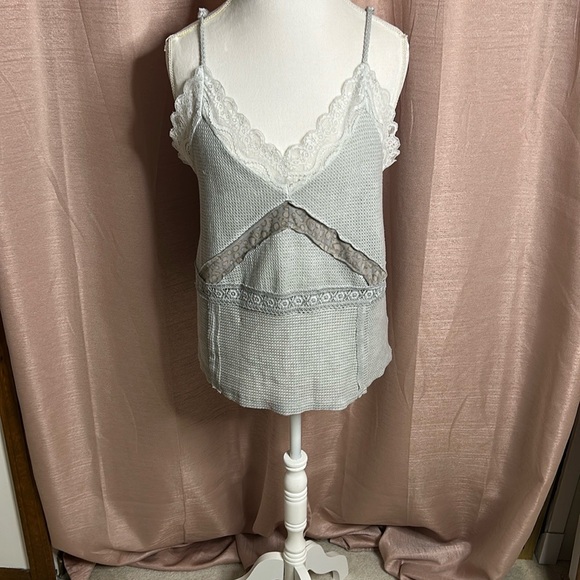 POL Tops - POL, Lace Trim Gray Cami Top MED